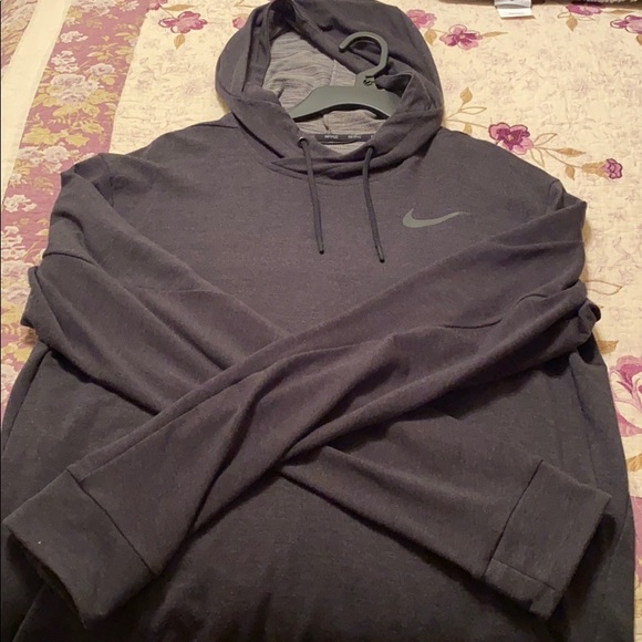 Nike Women’s Hoodie - Picture 5 of 5